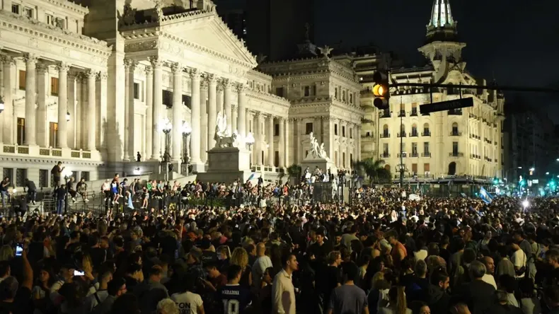 Artistas y trabajadores de la cultura organizarán un cacerolazo nacional en rechazo del DNU y la Ley Ómnibus de Milei