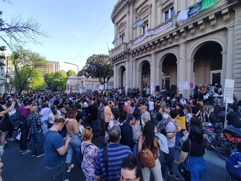 El Gobierno anunció el cierre total del Hospital de slaud mental Laura Bonaparte.&nbsp;