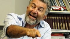 Teodoro Teddy Karagozian, empresario textil.