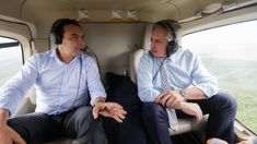 El Presidente sobrevoló en helicóptero las áreas incendiadas junto al gobernador de Corrientes, Gustavo Valdés. El Presidente sobrevoló en helicóptero las áreas incendiadas junto al gobernador de Corrientes, Gustavo Valdés.