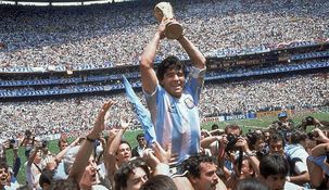 Maradona cumpliría 62 años y lo celebran en todo el país.