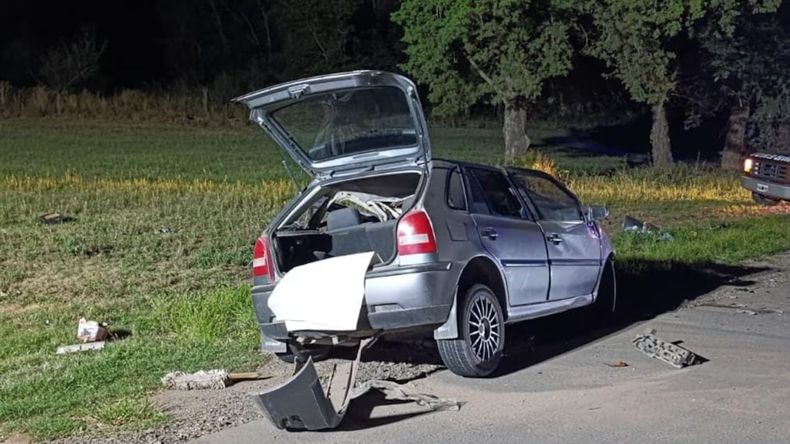 Así quedó el Volkswagen Gol luego del choque frontal con un camión