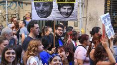 Trabajadores docentes y no docentes continúan con el reclamo. Trabajadores docentes y no docentes continúan con el reclamo.