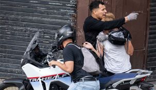 La secuencia del asalto y la toma de rehenes en pleno centro de Zárate quedó registrada en video.