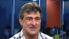 Mario Kempes cruzó al Chiqui Tapia: Se cree que es Superman Mario Kempes cruzó al Chiqui Tapia: Se cree que es Superman