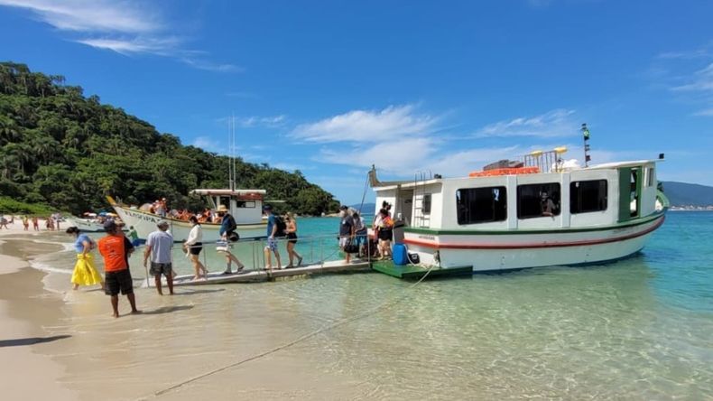 Solo se puede llegar a la isla en embarcaciones autorizadas.