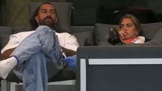 Lisandro y Sabrina se mostraron preocupados por la salida de Isabel. Lisandro y Sabrina se mostraron preocupados por la salida de Isabel.