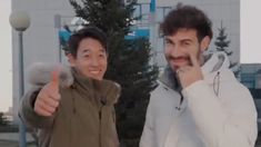 Dos ex-Gran Hermano promocionaron un trabajo para mujeres jóvenes en Rusia. Dos ex-Gran Hermano promocionaron un trabajo para mujeres jóvenes en Rusia.