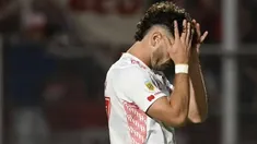 Molina se agarra la cabeza tras errar dos penales seguidos en la final. Molina se agarra la cabeza tras errar dos penales seguidos en la final.