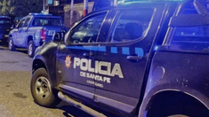 La mujer se encontraba en la puerta de su casa cuando recibió el balazo. La mujer se encontraba en la puerta de su casa cuando recibió el balazo.