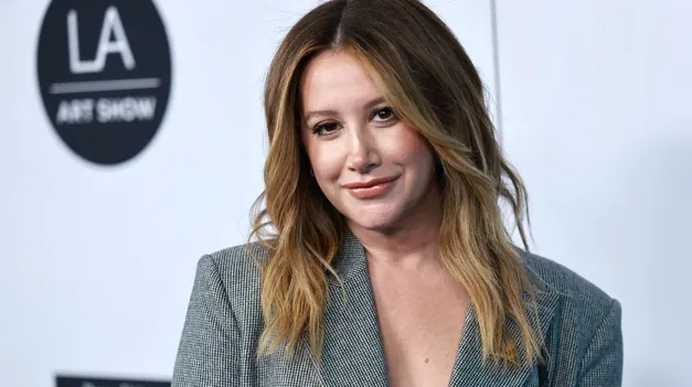Ashley Tisdale, actriz de Disney devenida empresaria y madre en 2026.&nbsp;