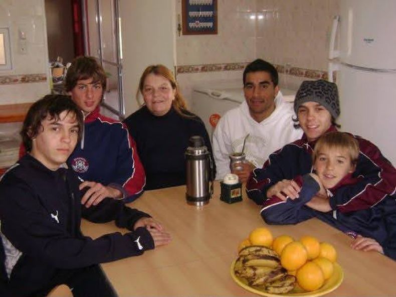 La cocina de la pensión. Emiliano Sala durante su estadía en la pensión de Proyecto Crecer, San Francisco, Córdoba. 