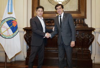 Axel Kicillof firmó junto a Carlos Sadir convenios en materia de seguridad, minería, trabajo, desarrollo agrario y deportes