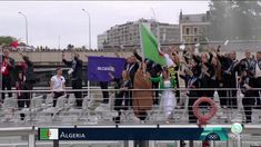 La delegación de Algeria sorprendió a todos con el homenaje. La delegación de Algeria sorprendió a todos con el homenaje.