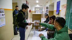 Los ciudadanos que faltaron a sus deberes de autoridades de mesa podrían afrontar una pena de entre seis meses y dos años de prisión.