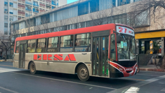 Un colectivero de Córdoba devolvió $100 mil y un celular. Un colectivero de Córdoba devolvió $100 mil y un celular.