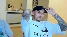 Leandro Paredes se tocó la gorra durante un stream justo cuando un hincha le dijo que lo haga si vuelve a Boca ¿confirmado? Leandro Paredes se tocó la gorra durante un stream justo cuando un hincha le dijo que lo haga si vuelve a Boca ¿confirmado?