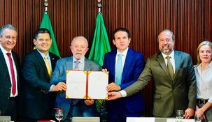 Lula da Silva creó una tarifa social eléctrica que beneficiará a 60 millones de personas en Brasil.
