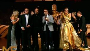 El premio se entregó al final de la ceremonia. El premio se entregó al final de la ceremonia.