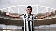 Thiago Almada, nuevo jugador de Botafogo. Thiago Almada, nuevo jugador de Botafogo.
