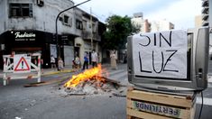 El ENRE comunicó las vías de reclamo ante electrodomésticos quemados por los cortes.