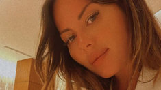 La modelo cotizó su anillo de compromiso, de la marca Tiffany, le dieron una interesante oferta. La modelo cotizó su anillo de compromiso, de la marca Tiffany, le dieron una interesante oferta.