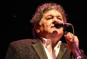 El cantante santafesino de 72 años se encuentra estable tras sufrir un ACV.