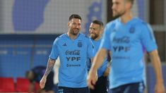Lionel Messi y la Selección argentina entrenaron a dos días del debut. Lionel Messi y la Selección argentina entrenaron a dos días del debut.