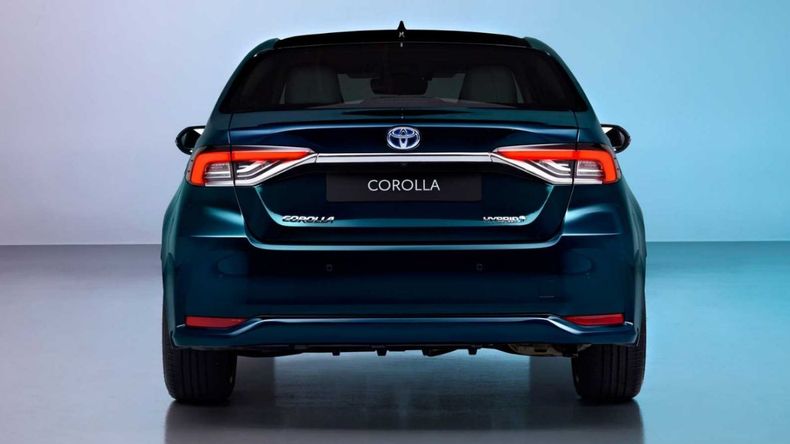 Toyota presentó el restyling del Corolla.