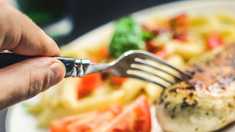 Comer en horarios ordenados es clave para la salud. Comer en horarios ordenados es clave para la salud.