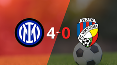Doblete de Edin Dzeko en la goleada de Inter frente a Viktoria Plzen