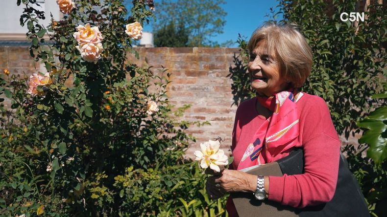 Norma De Simone tiene miles de frascos de todo el mundo.