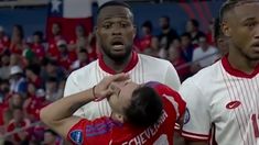 Rodrigo Echeverría recibió un codazo pero el VAR no revisó la jugada. Rodrigo Echeverría recibió un codazo pero el VAR no revisó la jugada.