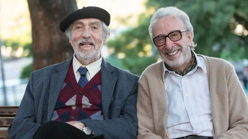 La versión cinematográfica de Parque Lezama traslada la acción al icónico espacio verde porteño, donde las vidas de dos hombres mayores se cruzan de forma inesperada. 