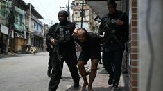 El operativo policial en Río dejó al menos 130 muertos y unos 80 detenidos. El operativo policial en Río dejó al menos 130 muertos y unos 80 detenidos.