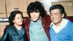 Diego junto a doña Tota y don Diego. Diego junto a doña Tota y don Diego.