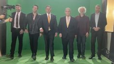 Polémica en el bar vuelve a la televisión con un panel totalmente renovado. Polémica en el bar vuelve a la televisión con un panel totalmente renovado.