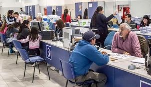 Además de la prestación, beneficiarias de AUH y AUE podrán recibir dos extras. Además de la prestación, beneficiarias de AUH y AUE podrán recibir dos extras.