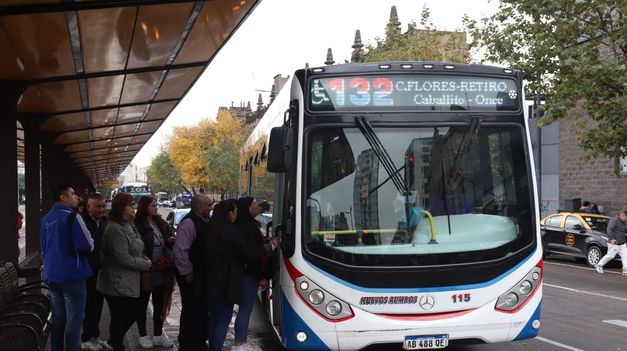 Por la crisis, hay enos pasajeros de colectivos.