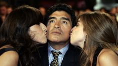 Diego Maradona junto a Dalma y Giannina. Diego Maradona junto a Dalma y Giannina.