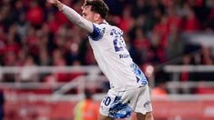 Augusto Schott festeja el 1-0 del conjunto cordobés. Augusto Schott festeja el 1-0 del conjunto cordobés.