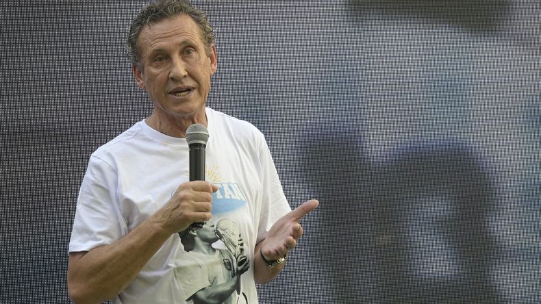 Valdano dio su visión del 10 de la Selección.