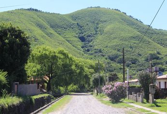 La Caldera, un pueblo bellísimo de la provincia de Salta que muy pocos conocen. La Caldera, un pueblo bellísimo de la provincia de Salta que muy pocos conocen.