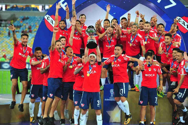 El Rojo campeón de la Sudamericana 2017, liderado por Nico Tagliafico, y con piezas clave como Barco, Gigliotti, Meza, Campaña y Domingo, entre otros.