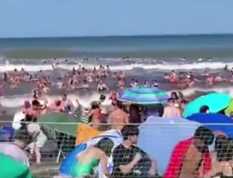 Los videos más impactantes del meteotsunami que provocó una muerte y varios heridos en la costa atlántica