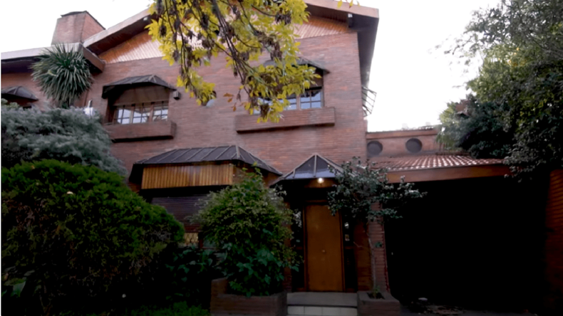 Podrían demoler el histórico chalet de Maradona en Villa Devoto para hacer un edificio.
