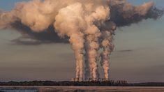 Los expertos se preguntan cómo será el futuro si el calentamiento global continúa sin control. Los expertos se preguntan cómo será el futuro si el calentamiento global continúa sin control.