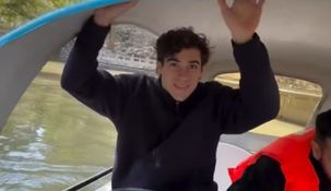 Colapinto estuvo manejando una lancha e intentó pasar bajo de un puente, pero calculó mal la altura. Colapinto estuvo manejando una lancha e intentó pasar bajo de un puente, pero calculó mal la altura.