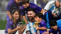 Antonela y Lionel le hicieron un regalo especial a Thiago Messi. Antonela y Lionel le hicieron un regalo especial a Thiago Messi.