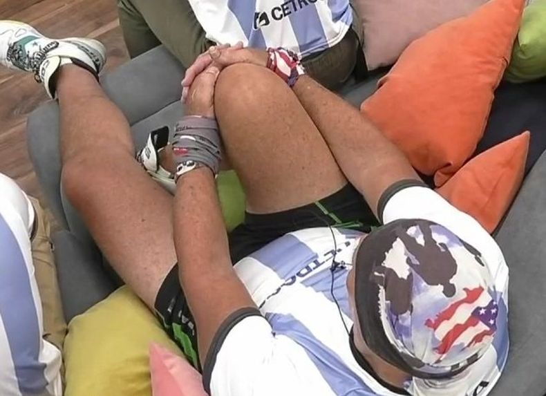 Así es la bandana que tenía Alfa.